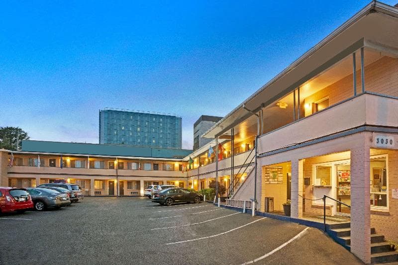 Travelodge by Wyndham Everett City Center 4