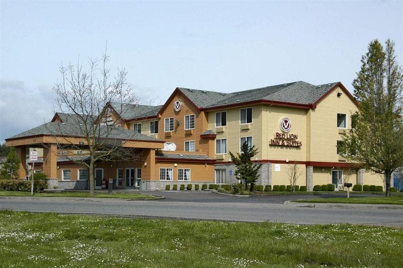 Red Lion Inn & Suites photo 1