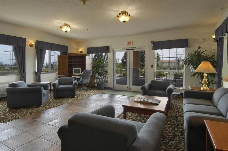 Red Lion Inn & Suites 3