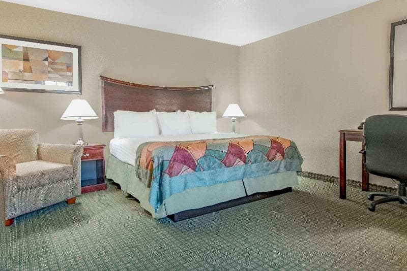 Baymont By Wyndham Wichita Falls 4