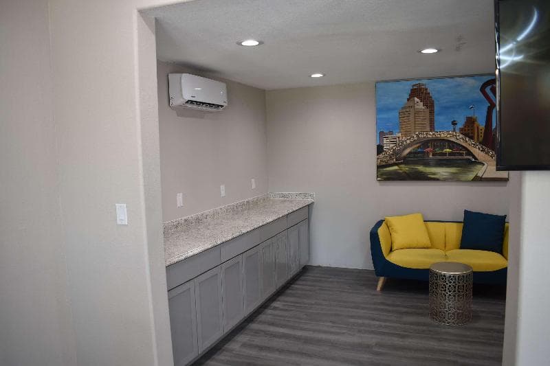 Days Inn by Wyndham San Antonio Alamo/Riverwalk 5