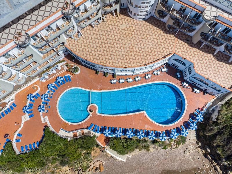 Carlton Riviera 3