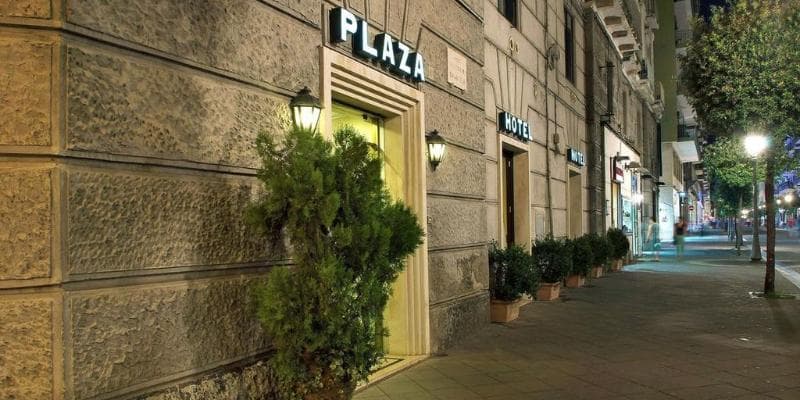 Plaza 3