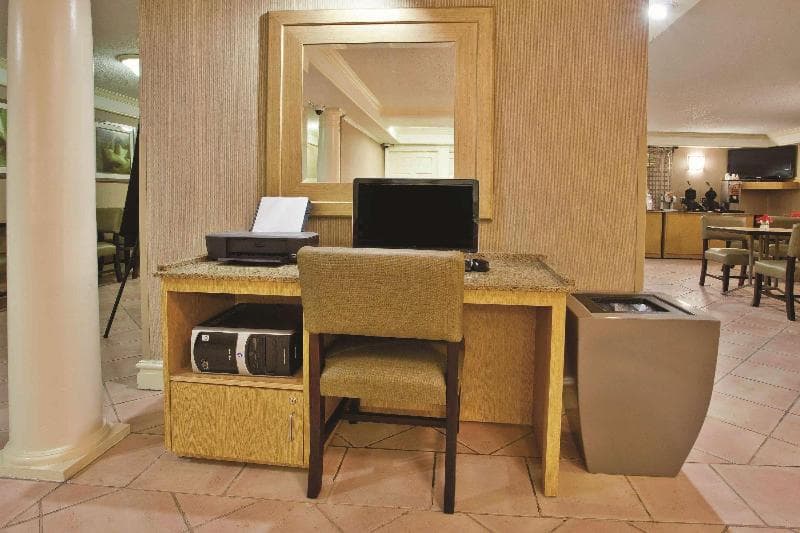 La Quinta Inn Savannah Midtown photo 1