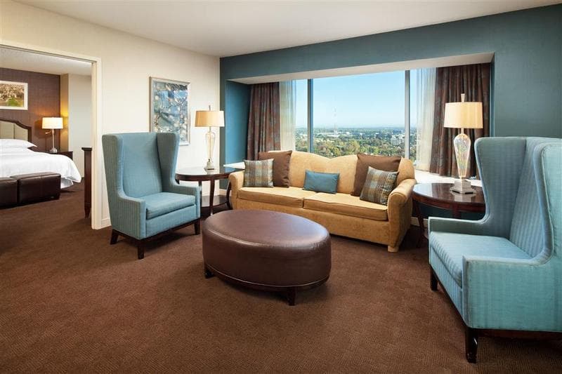 Sheraton Grand Sacramento Hotel 5
