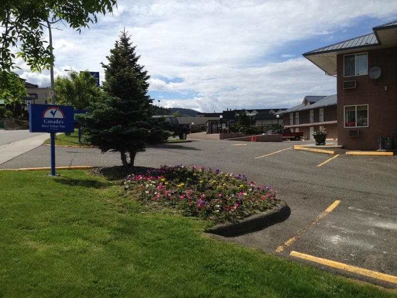 Rodeway Inn & Suites 4