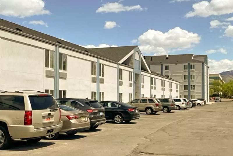 Ramada by Wyndham Salt Lake City 4