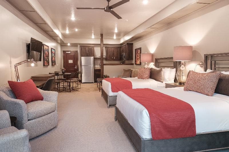 Cable Mountain Lodge 5