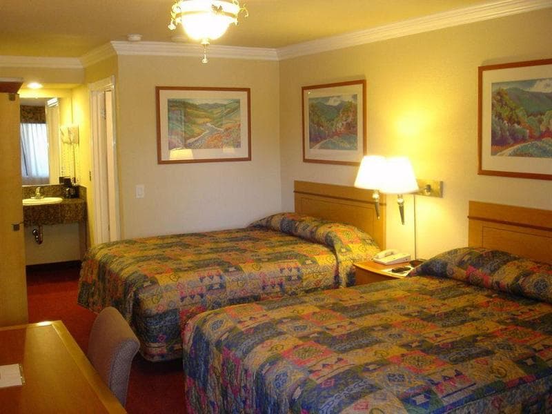 Signature Inn San Jose 4