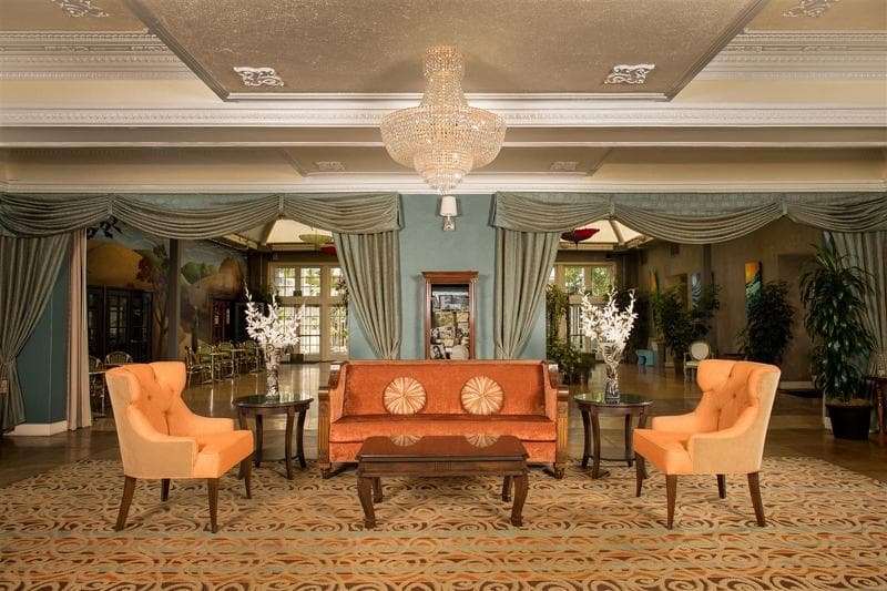 Lafayette Hotel & Suites In San Diego 4