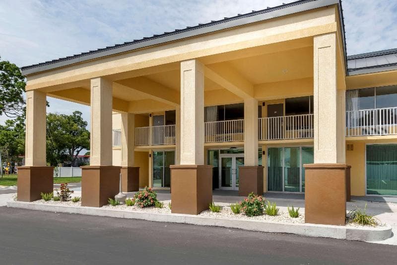 Quality Inn St Petersburg 5