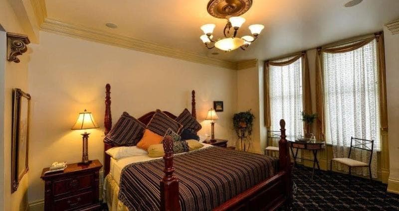 The Anniversary Inn - South Temple photo 1