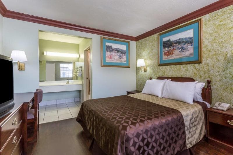 Knights Inn San Bernardino 3