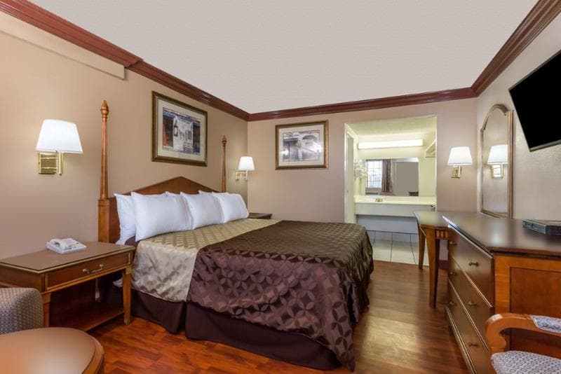 Knights Inn San Bernardino 4