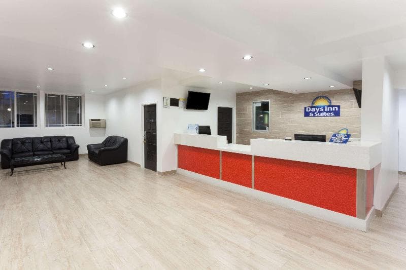Days Inn by Wyndham Mission Valley Qualcomm Stadium/SDSU 2
