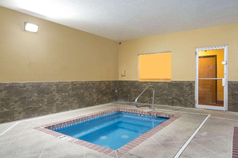 Days Inn by Wyndham Hurricane/Zion National Park Area 5