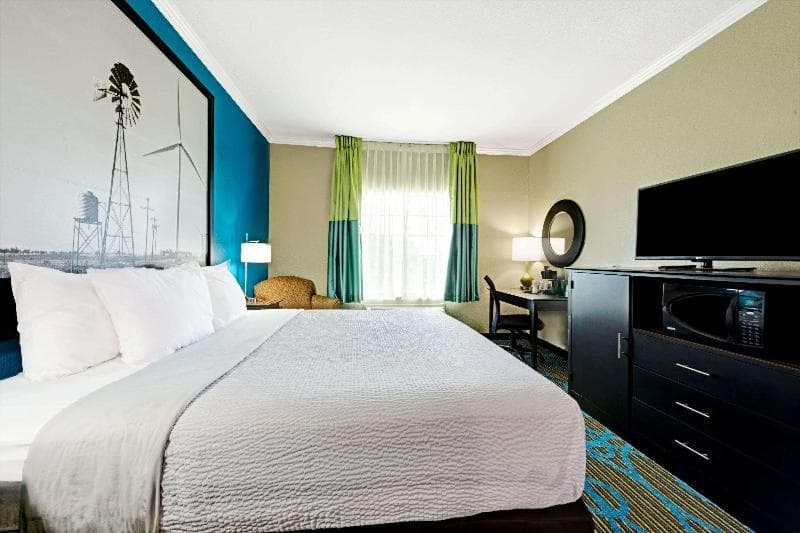 Super 8 by Wyndham San Antonio/Alamodome Area 3