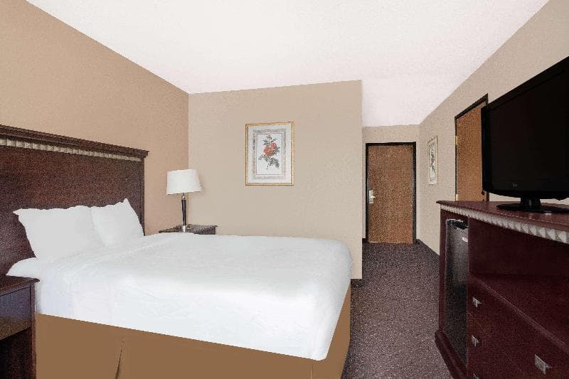 Baymont Inn & Suites By Wyndham San Marcos Outlet Malls 4