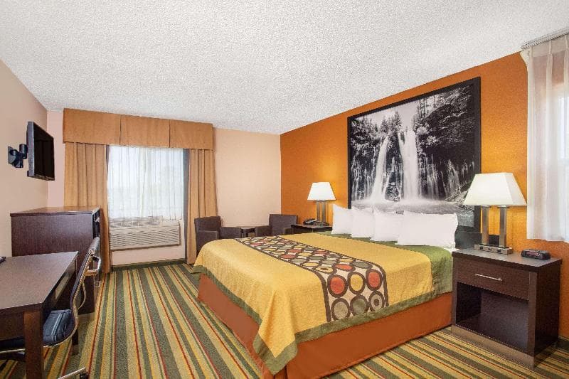 Super 8 by Wyndham Chico 4