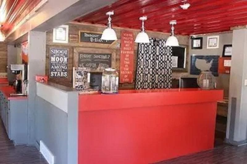 Vintage Block Inn & Suites 4