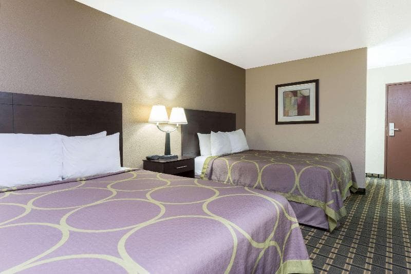Super 8 By Wyndham Springfield East 2