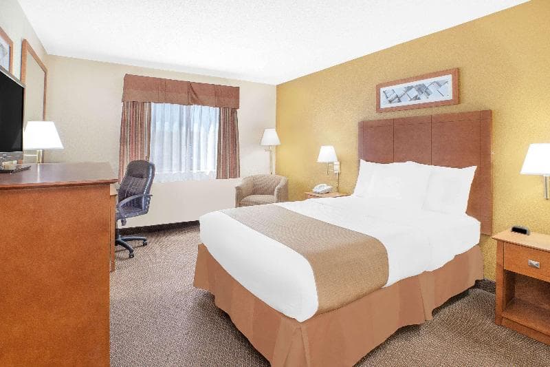 Baymont By Wyndham Port Huron 2