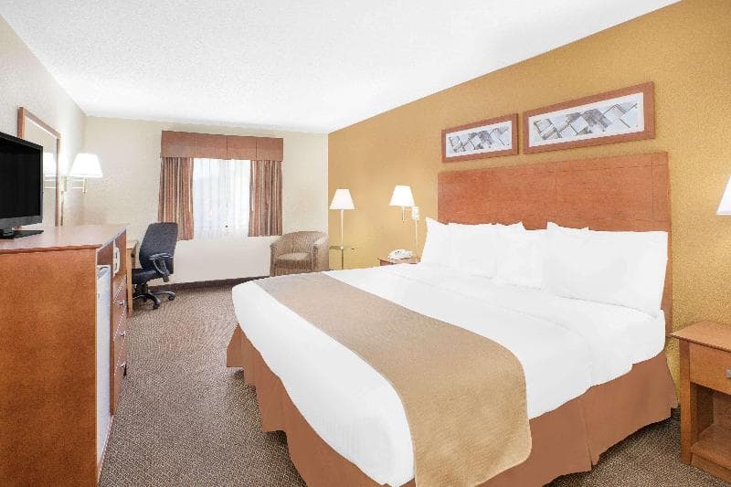Baymont By Wyndham Port Huron 4