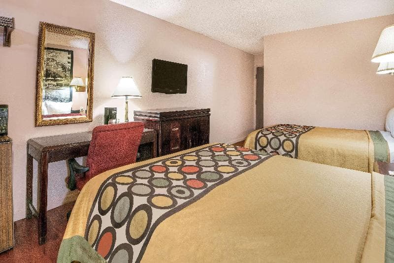 Super 8 By Wyndham San Antonio/I-35 North 3