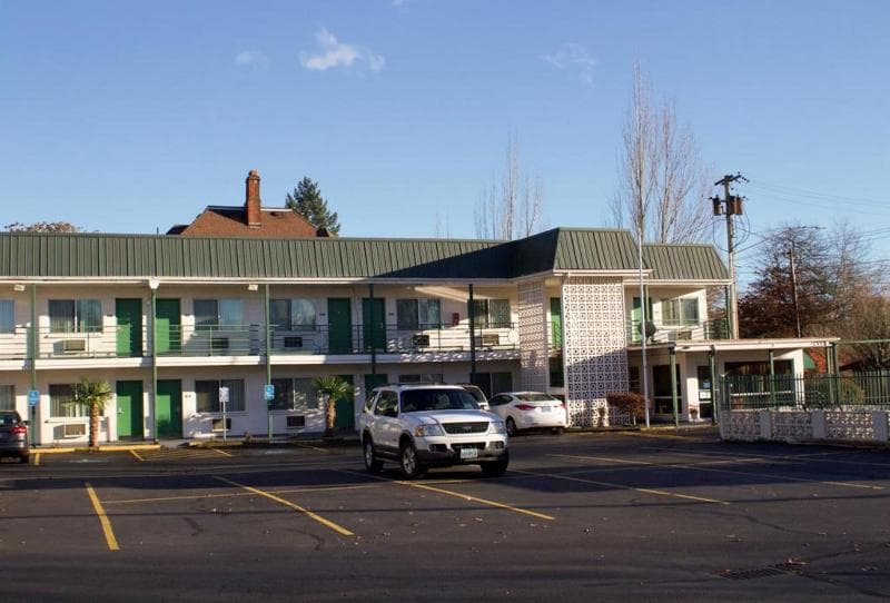 Knights Inn Salem 3