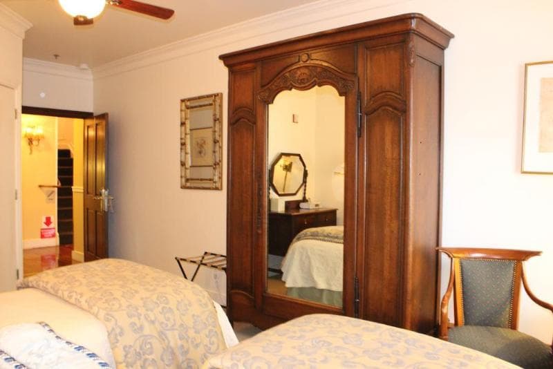 Washington Square Inn photo 1