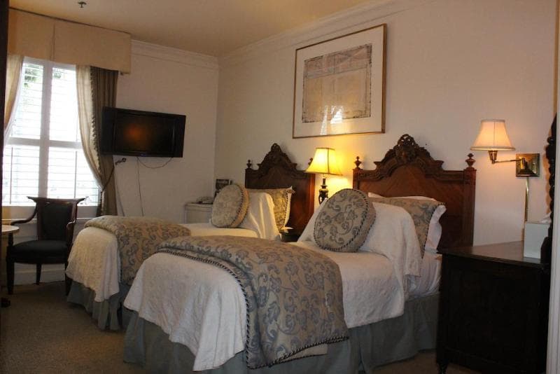 Washington Square Inn 4
