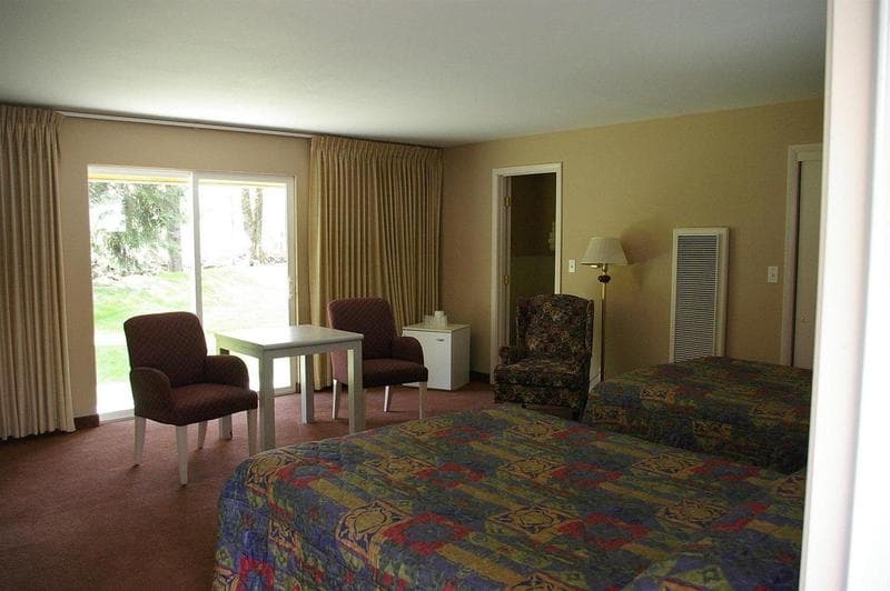 Monroe Motel 3