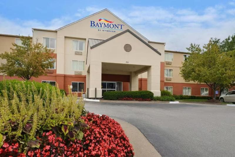 Baymont By Wyndham St. Charles main