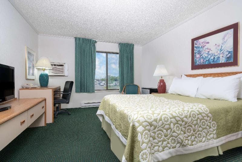 Days Inn By Wyndham St. Cloud photo 1