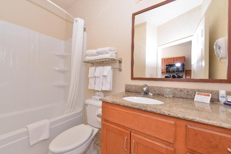 Candlewood Suites Springfield 3