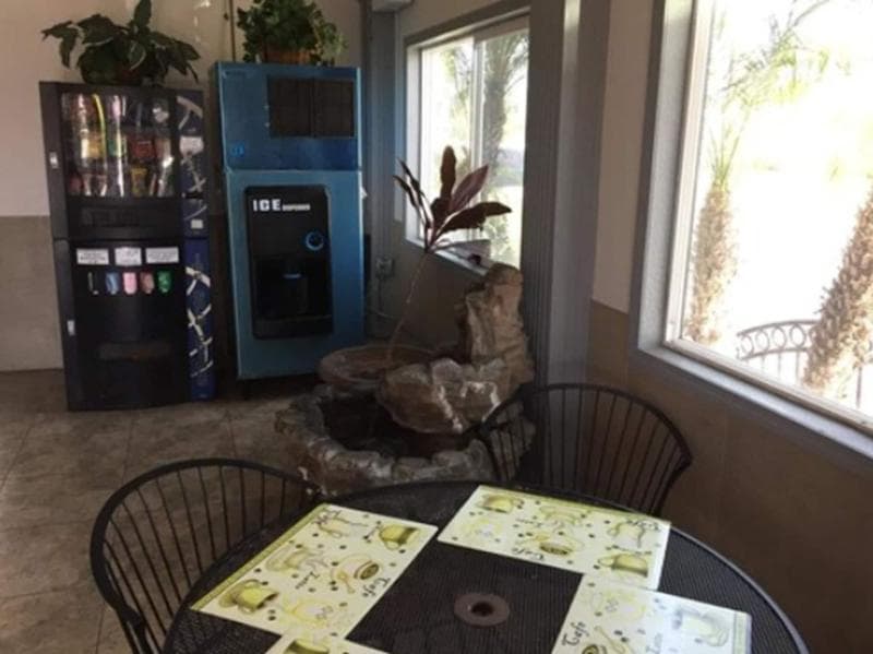 Harbor Inn & Suites Oceanside photo 1
