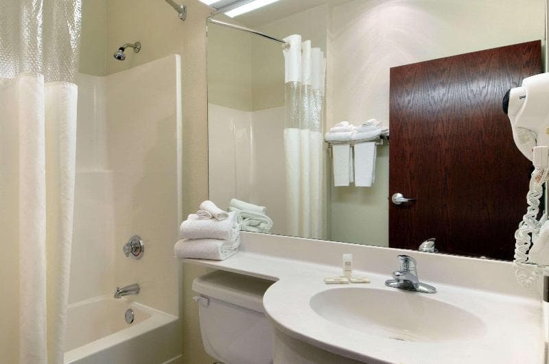 Microtel Inn & Suites by Wyndham Bossier City 5