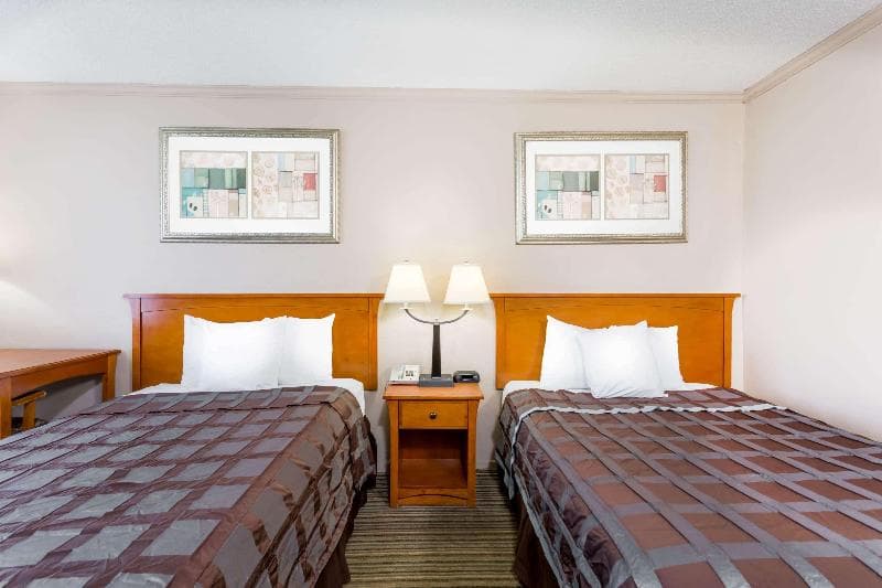 Days Inn By Wyndham Manning 2