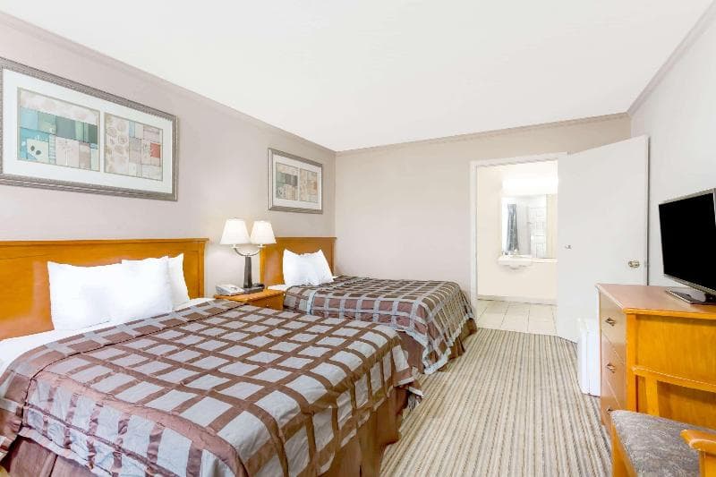 Days Inn By Wyndham Manning 5
