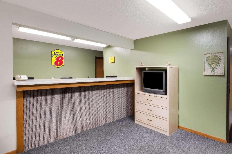 Super 8 by Wyndham Estherville 5