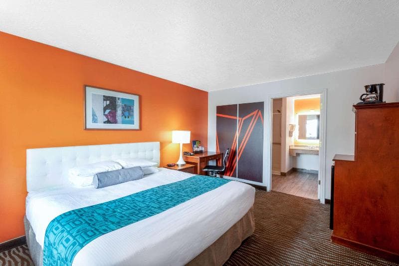 Howard Johnson By Wyndham St. George Hotel & Suites photo 1