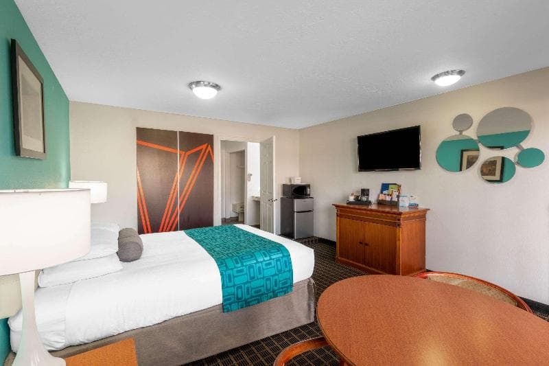 Howard Johnson By Wyndham St. George Hotel & Suites 3