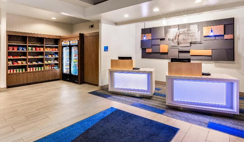 Holiday Inn Express & Suites Oroville Lake 4