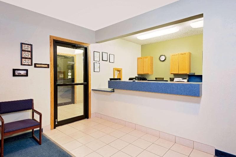 Super 8 by Wyndham Emmetsburg 5
