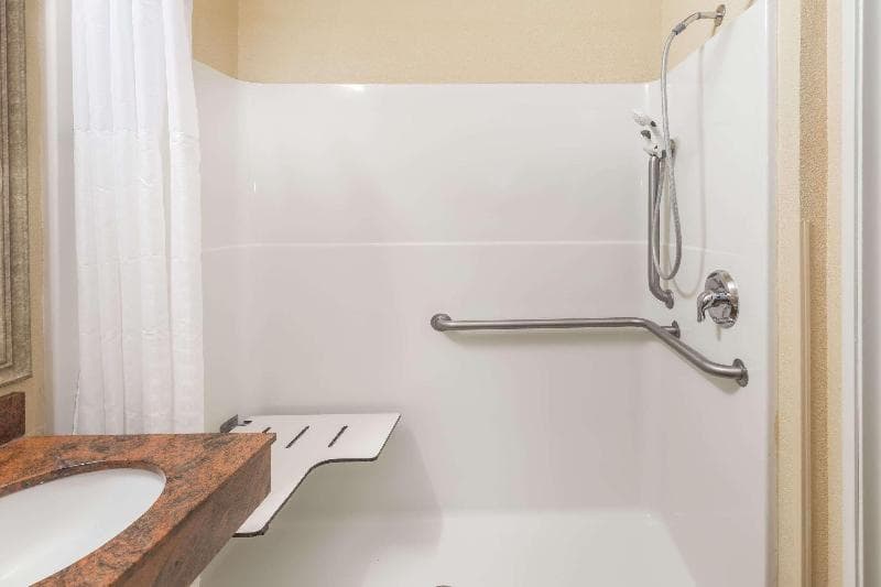 Baymont by Wyndham Savannah/Garden City 5