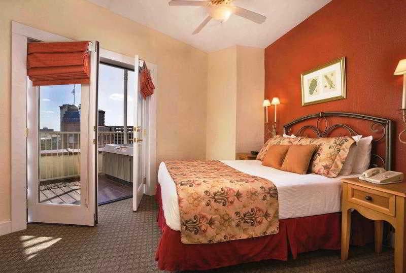 Club Wyndham Riverside Suites 4