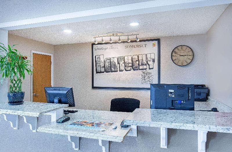 Super 8 by Wyndham Somerset 5