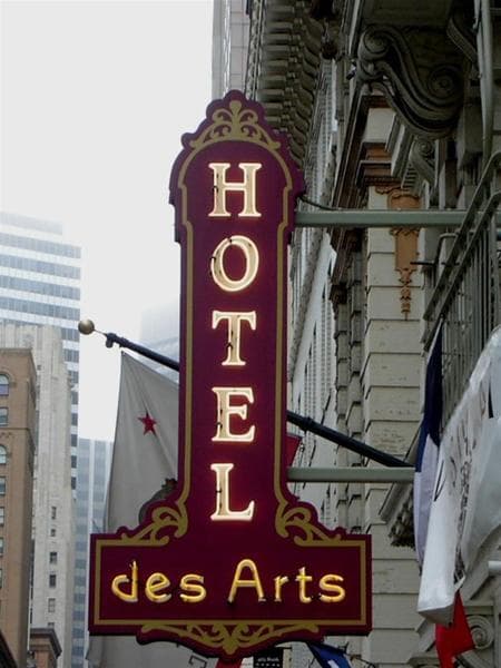 Hotel Des Arts 3