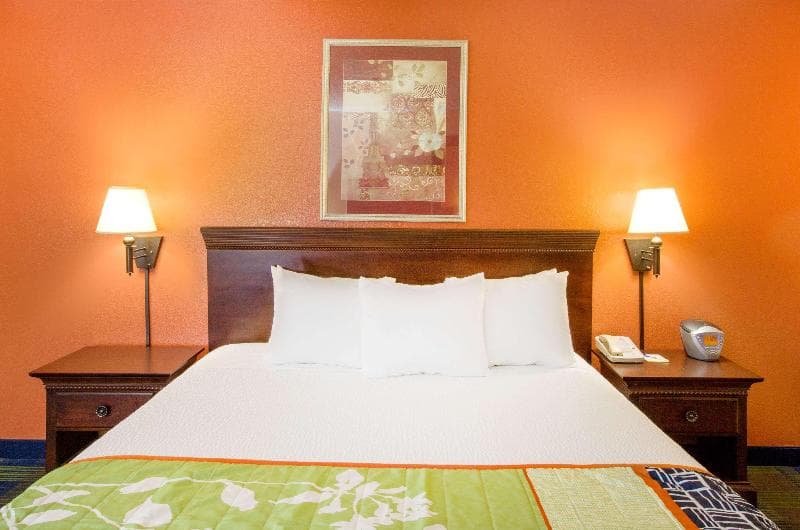 Days Inn By Wyndham Fremont photo 1