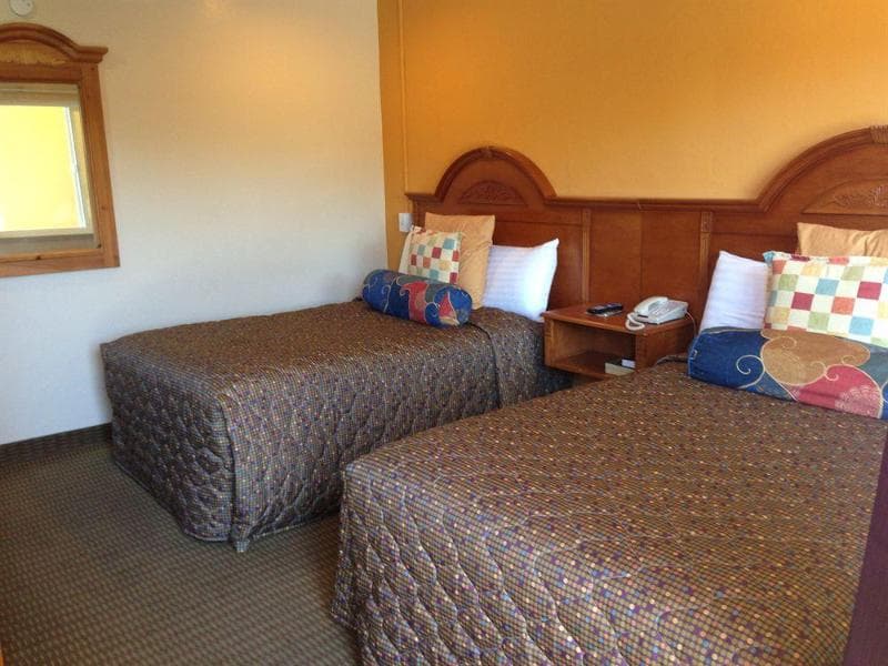 Deluxe Inn 3
